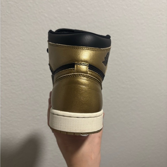 Jordan retro 1 high black and gold - Picture 3 of 9